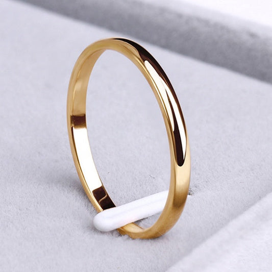 Eenvoudige Ring Gemaakt van Goud en Zilver