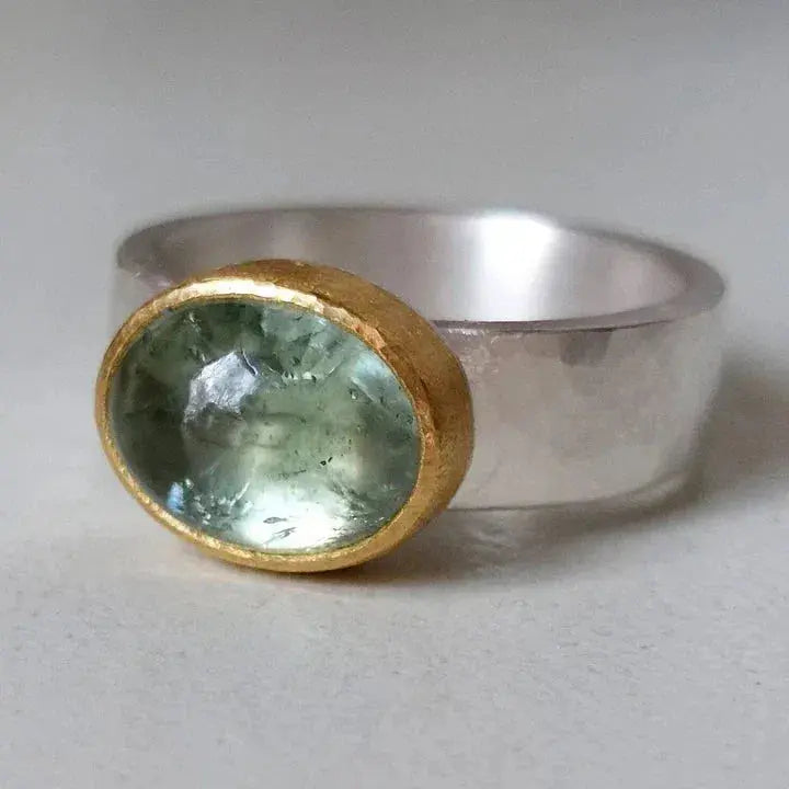 Groene vintage ring met afgeronde steen