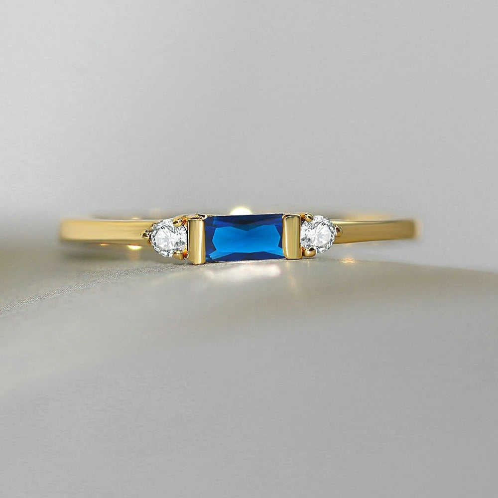 Gouden Verbluffende Blauwe Center & Schitterende Ring